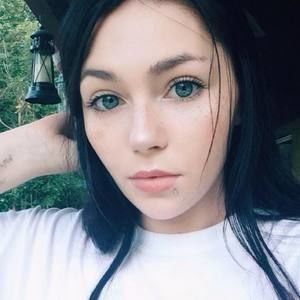 Meet your Posher, Angelene